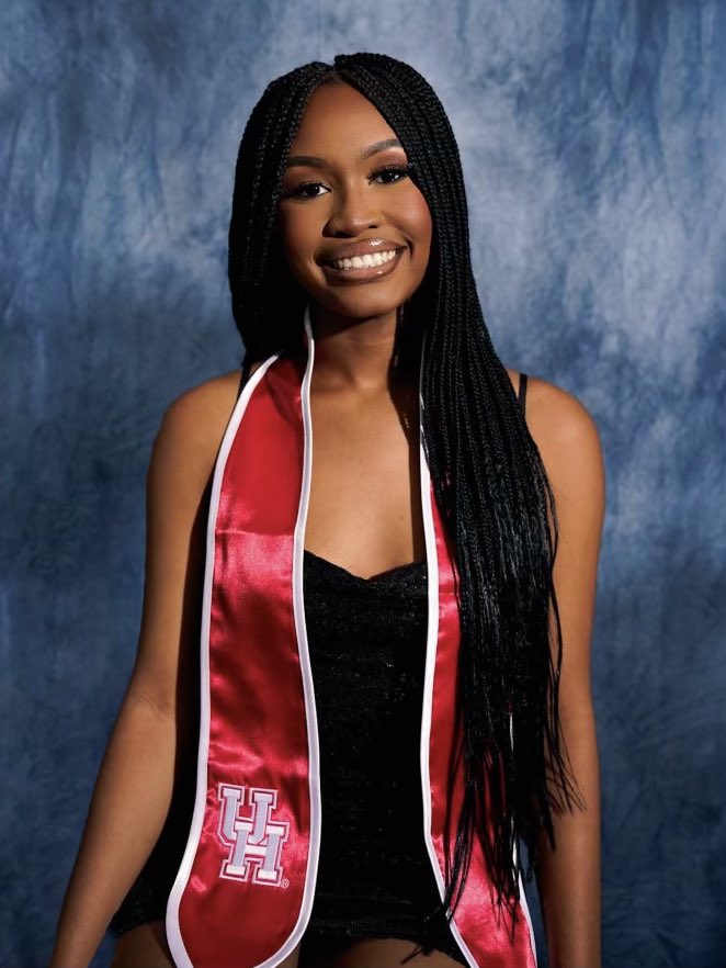 The countdown officially begins… @cecilysimonec, the #CollegeGraduate #UniversityOfHouston #UH #AKA1908 #PrettyGirls in #Architecture & #Construction #ProudMom #Emotional #TheWidowFiles #IMessenger #TexasMetroNews
📷: #AyomideAderohunmu
MUA: #MakeupByMekhi
Hair: #ReynasBraiding