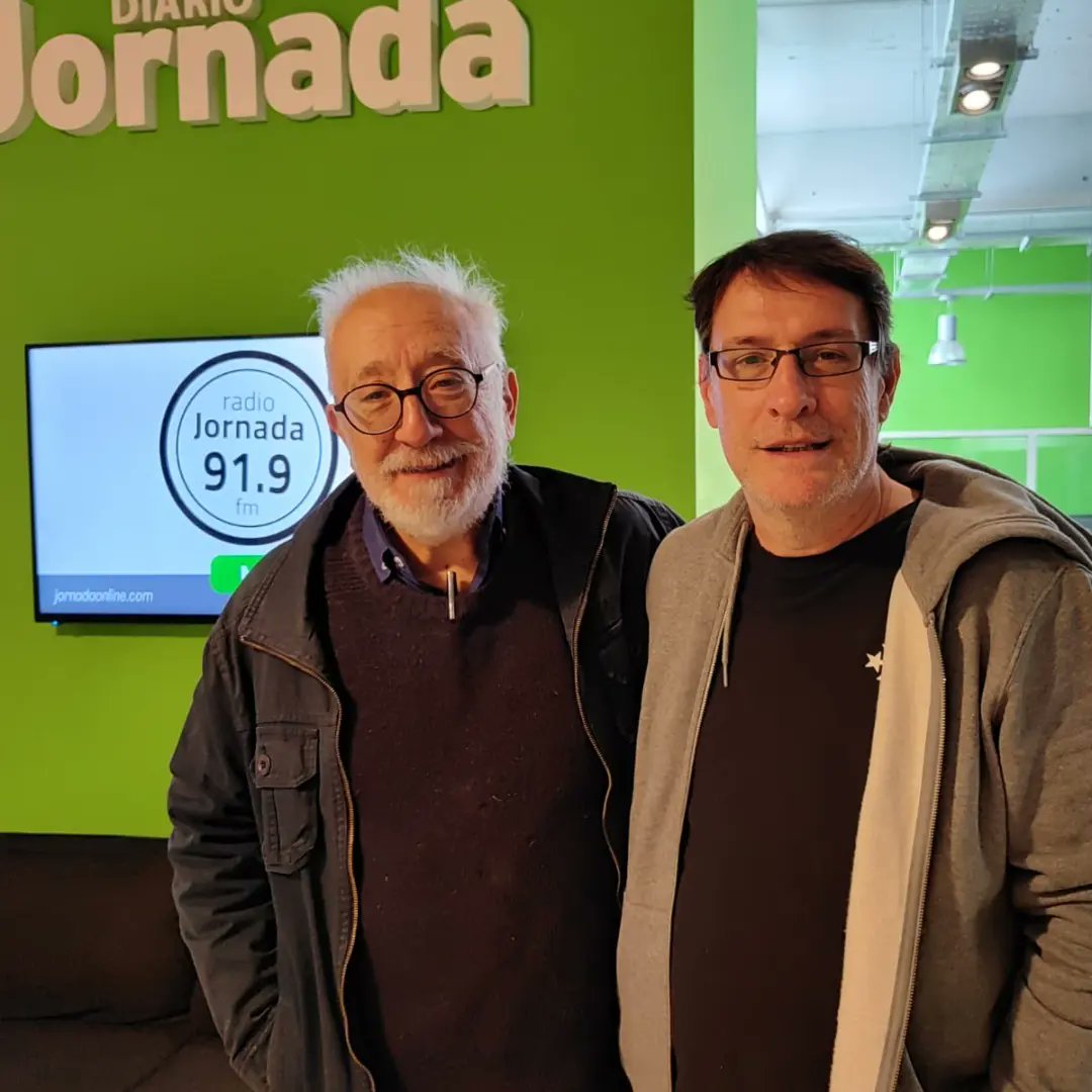 El gran maestro de la ilustración, Luis Scafati, pasó por #LadoA en @RadioJornada a propósito del estreno de Palabra pintada, el documental de Silvana Díaz Copoletta que recopila su vida y obra estrenado recientemente en Buenos Aires. ¡Gracias, Fati querido!