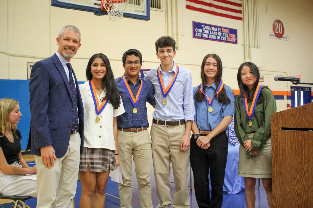 Congratulations to all the Bulldogs recognized at yesterday's Fourth Quarter Honors Convocation! 🏅 ow.ly/UXFX50Ru26k #BulldogProud