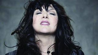 All these lists of best lead singer of bands and it's almost always all men. Has everyone forgotten Ann Wilson?