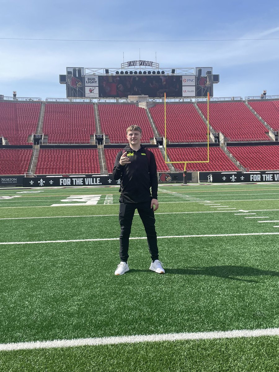 Had a great time visiting @LouisvilleFB ... @NCEC_Recruiting @BuckFitz @acmavrecruiting @ACMav4Life @AlPopsFootball @CWilson_NPA