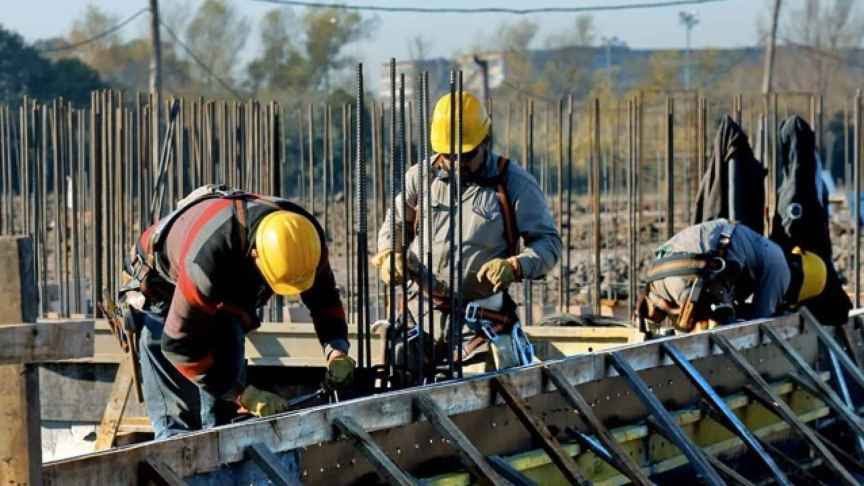 ¡Hay que luchar! Los trabajadores mexicanos tienen en sus manos el poder para poder cambiar las condiciones en las que se encuentran; sabemos que la manipulación en la que los tienen sumergidos sirve para que no luchen para conseguir una vida más digna. #1DeMayoJornadaDeLucha