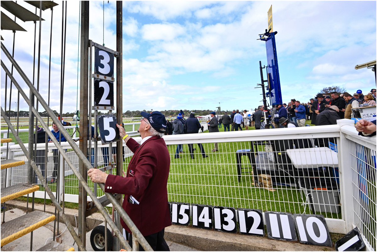 If you don't have a smart phone at #TheBool Len will help you with the results #Correctweight