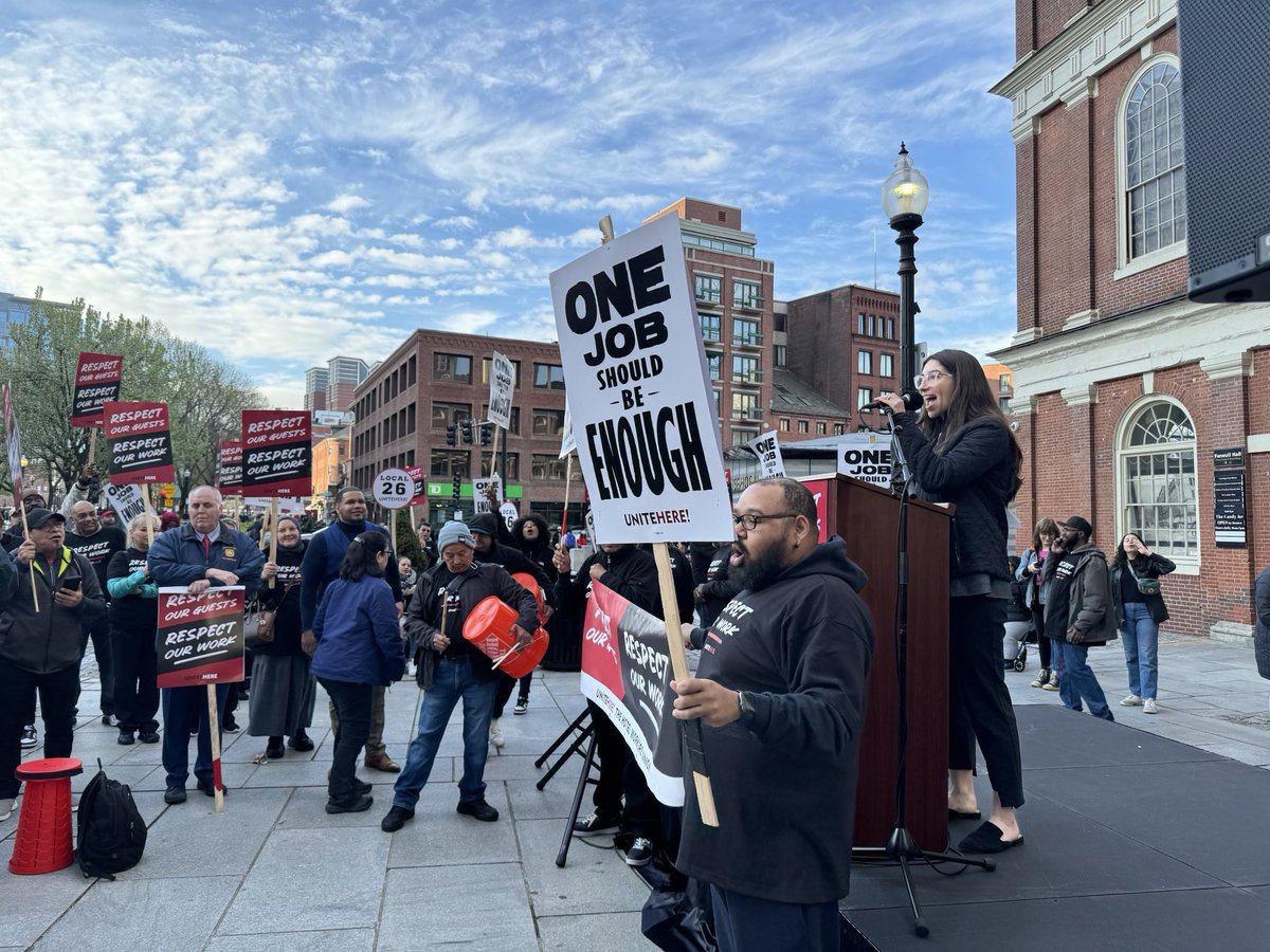 Proud to join @UNITEHERE26 at today’s Day of Action demanding respect for our hospitality workers. One job should be enough and that job must provide respect, dignified wages and workplace protections for all. Boston is a union city and our city would not run without you all! ✊