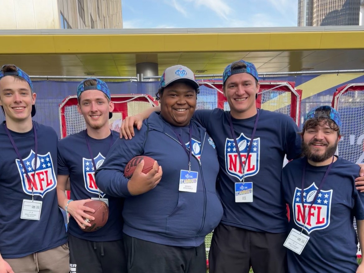 🏈 Shoutout to our UNOH Sport Marketing and Management students who volunteered at the NFL Draft last week! 🙌 They gained valuable experience in the sports industry while representing #UNOH! #NFLDraft #SportsManagement