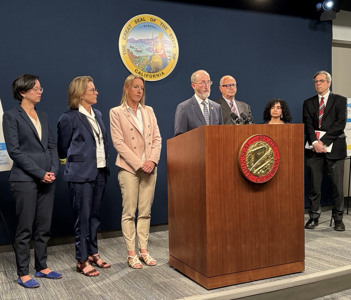 Thank you to @SenBlakespear @awsaville, Laura Rearwin Ward, publisher of @OVN, @lknobel, @Nadia8 & @stevenwaldman for lending their powerful voices for journalism & supporting my bill, SB 1327, which seeks to revive newsrooms in CA. A strong democracy needs a thriving news media.