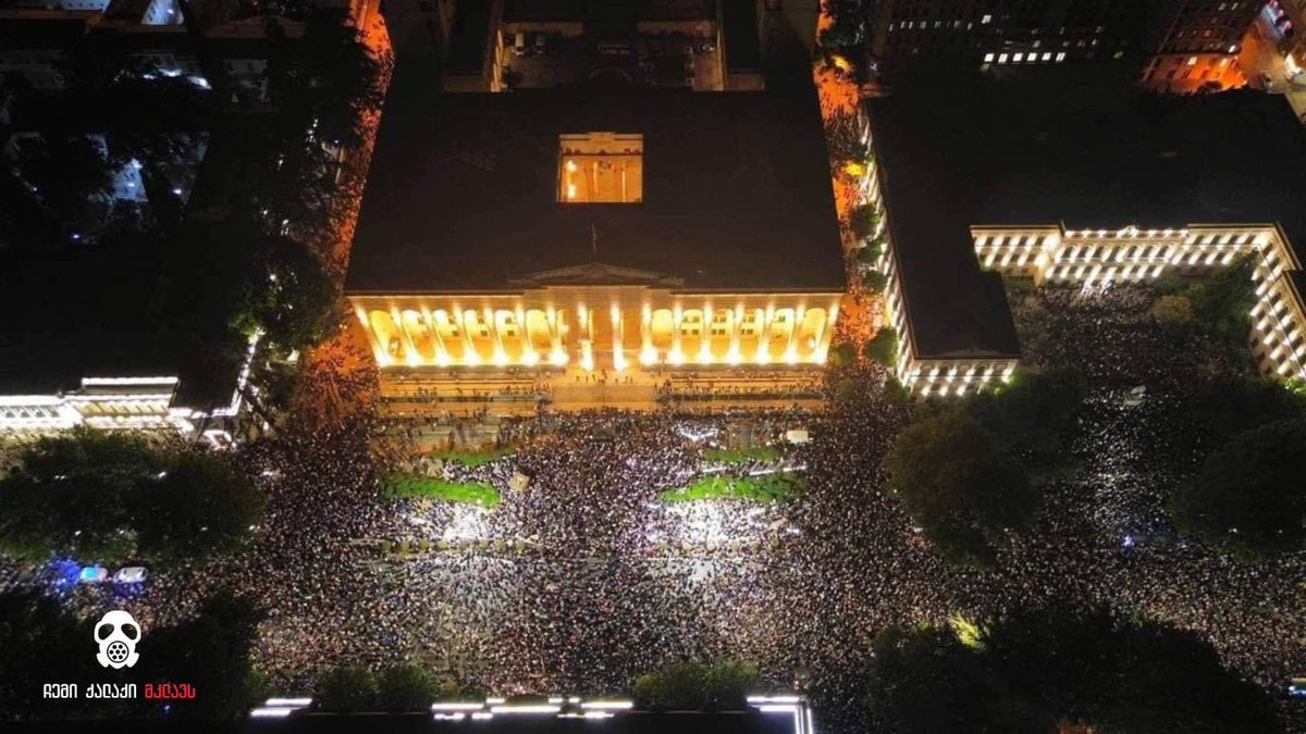 The drone image is taken at 2AM in Tbilisi. The determination of the Georgian people is remarkable! 🇬🇪🇪🇺