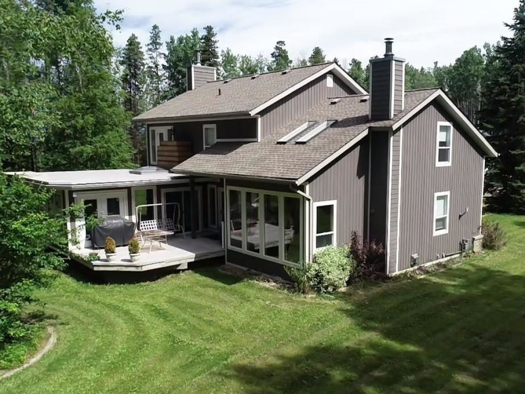 *2 HOMES, 2 SHOPS* HOME FOR SALE!
cottagemarketer.com/listing/fm/163…

Property Type: Residence
Province: B.C.
Waterbody: Kathlyn Lake
Agent: Jantina Hamelink

#Findyoursliceofheaven #cottagemarketer #recreationalliving #livingthedream  #holidayathome #staycation #forsale #realestate