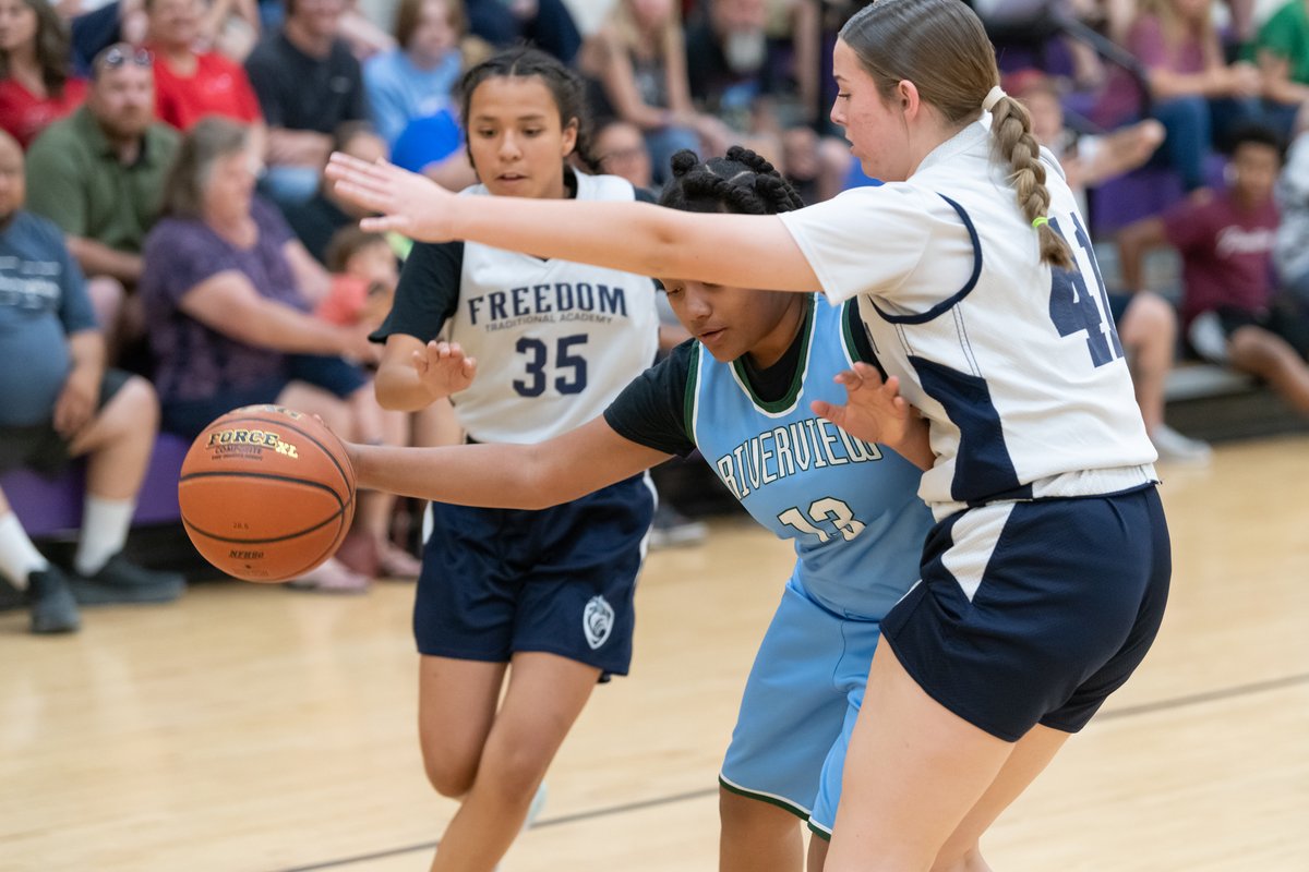 Freedom Traditional Academy battled Riverview in Middle School Girls Basketball playoff action last night. The Firebirds came out on top, and advance to face the Luke Jets tonight! Good luck to all the teams competing the DUSD playoffs! @FTAFirebirds @RVSBarracudas