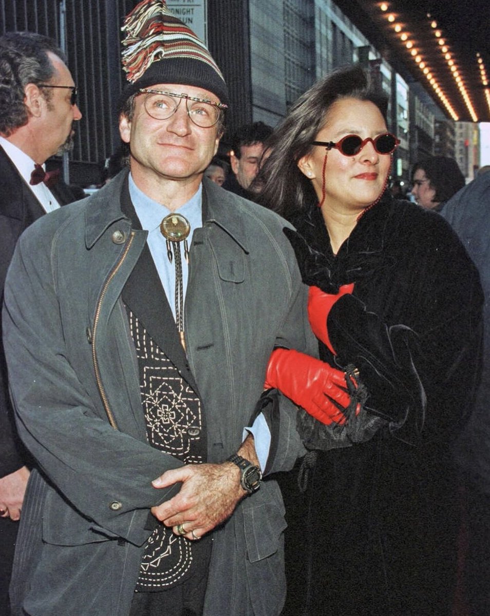 Robin Williams wearing Yohji Yamamoto Blazer (1996)