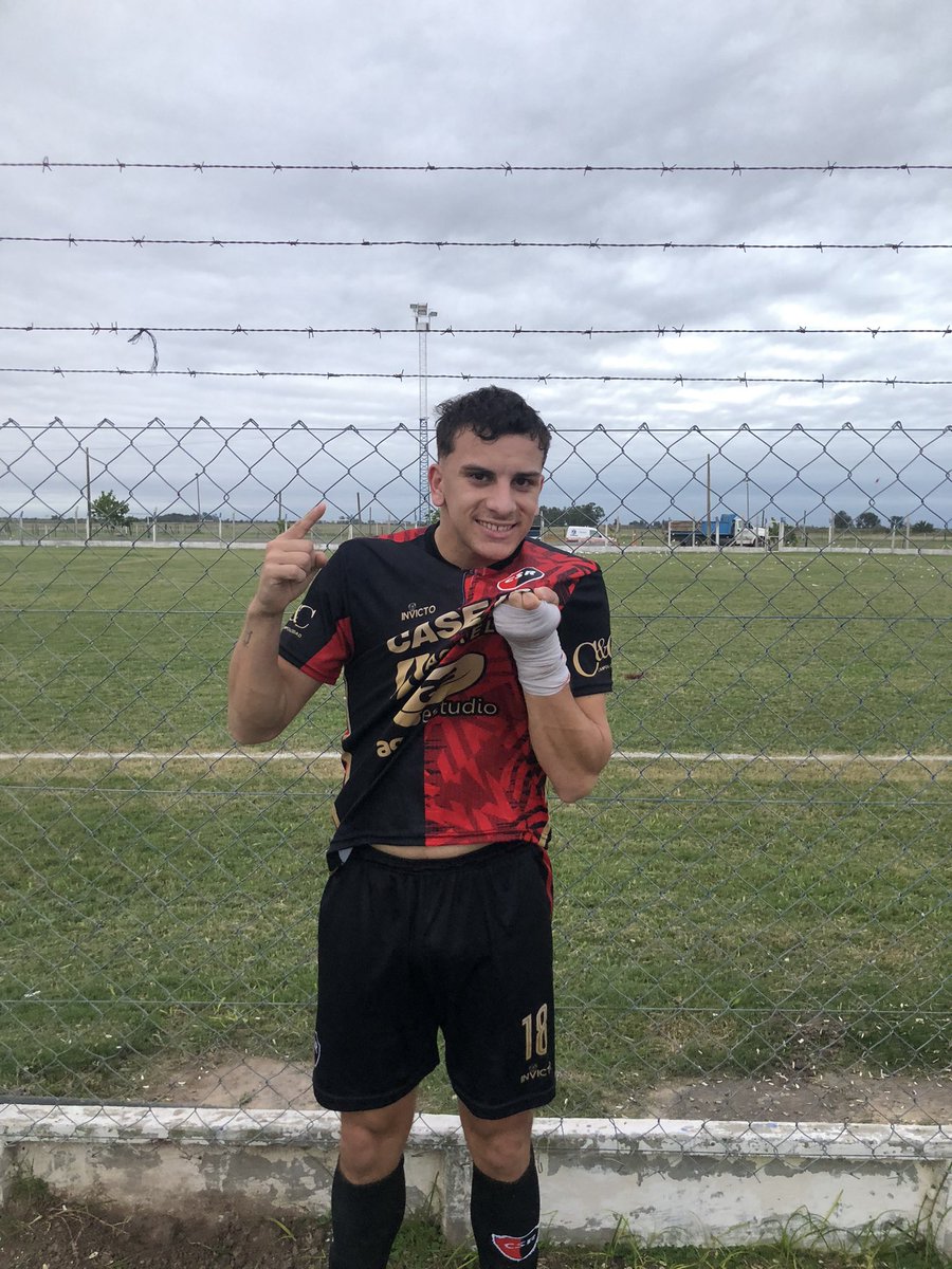 camilomorgada's tweet photo. Salud campeón SIEMPRE ROCA ❤️🖤❤️🖤 https://t.co/SLRNhAQaIq
