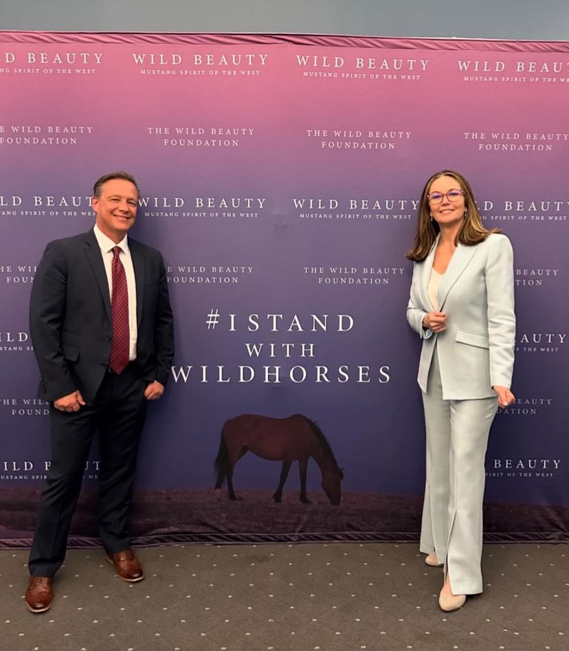 More of Diane in Washington, DC to advocate for America’s wild horses with the members of @wildbeautyspirit 

Tags: #dianelane #wildbeautyspirit #istandwithwildhorses