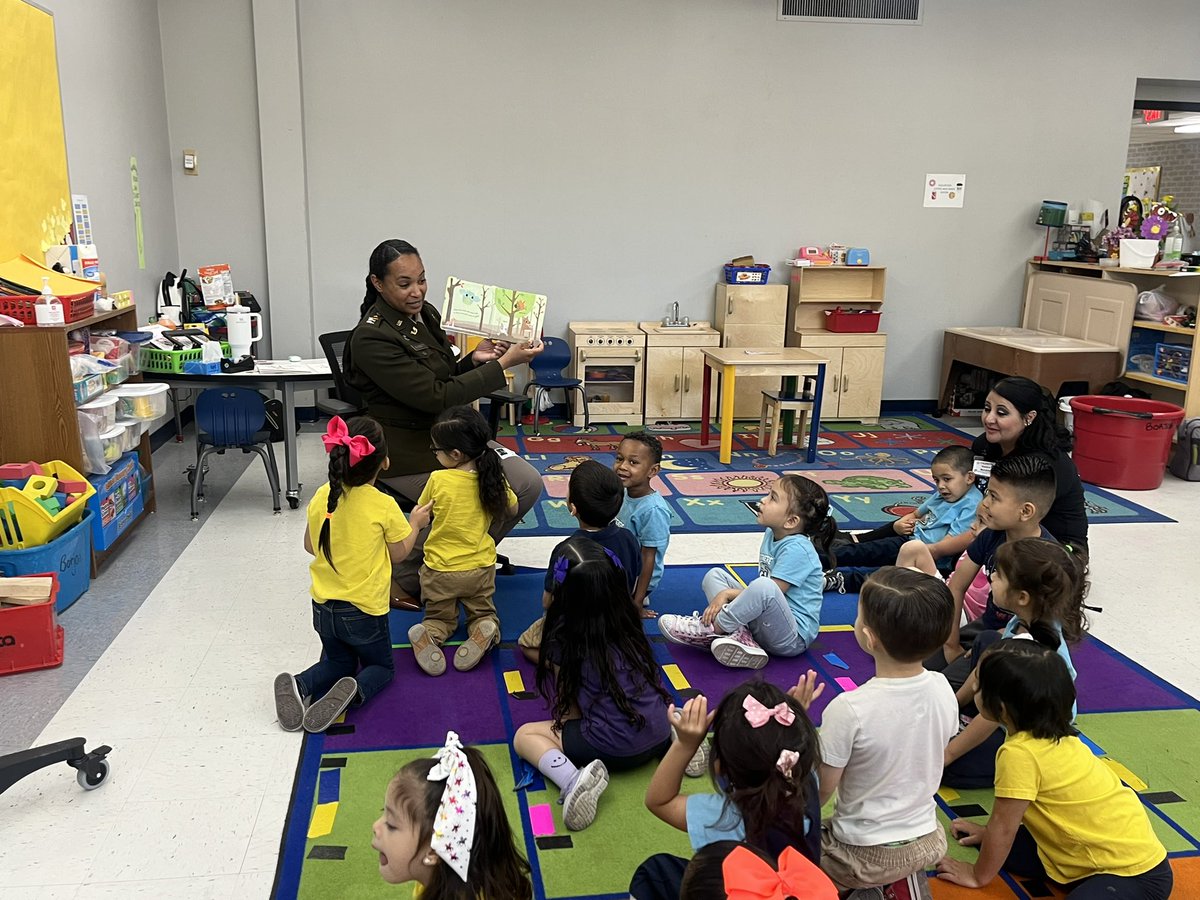 A huge thank you to CPT. Lamorne Blissett (MOS 27A, Judge Advocate) for taking time out of her busy schedule to read to our Pre-school students for Dia De Los Niños. @Gmaria1G @YsletaISD @monica152712 @EdgemereSchool