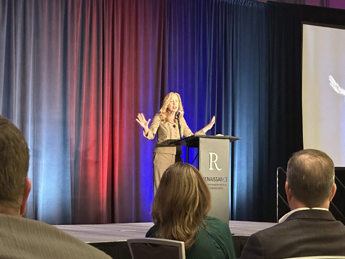 Great to hear from @KimStrassel at last night’s Georgia Public Policy Foundation Freedom Dinner. Thank you to the @GeorgiaPolicy team for putting on a celebration of the values that make our state great: free enterprise, personal responsibility, and limited government!