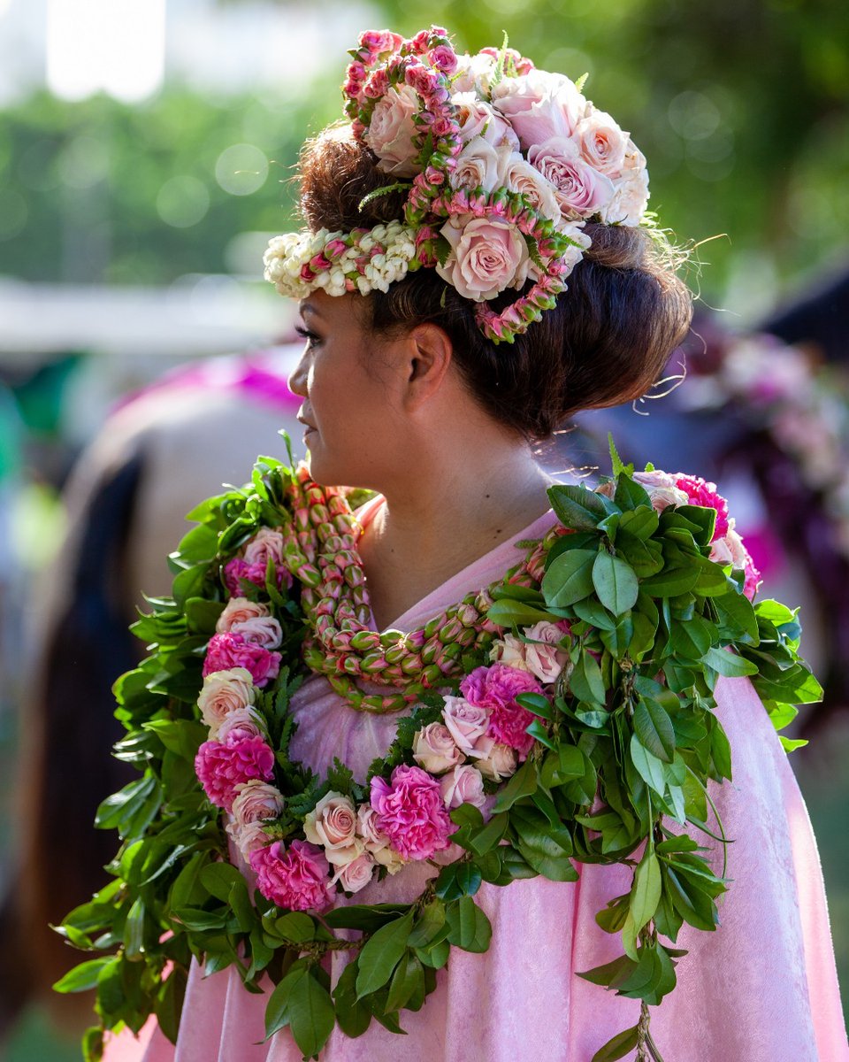 May 1, marks the first day of spring but in Hawai‘i it’s lei day! Today we celebrate a symbol of Hawai‘i. 🌺

#AlohaFestivals @hawaiihta @oahuvb @gohawaii