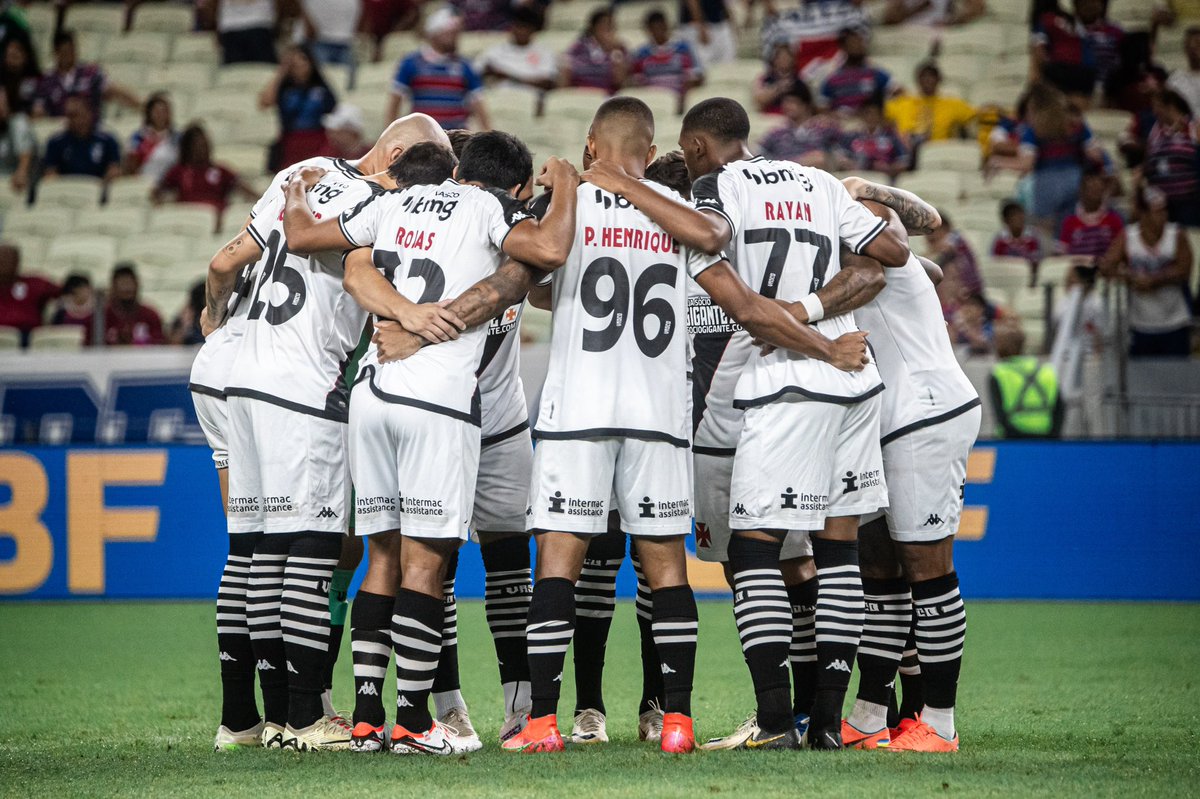 ⏱️ 0’ | 2T Começa a etapa final. #FORxVAS 0️⃣-0️⃣ #CopaDoBrasil2024 📸 Leandro Amorim | #VascoDaGama