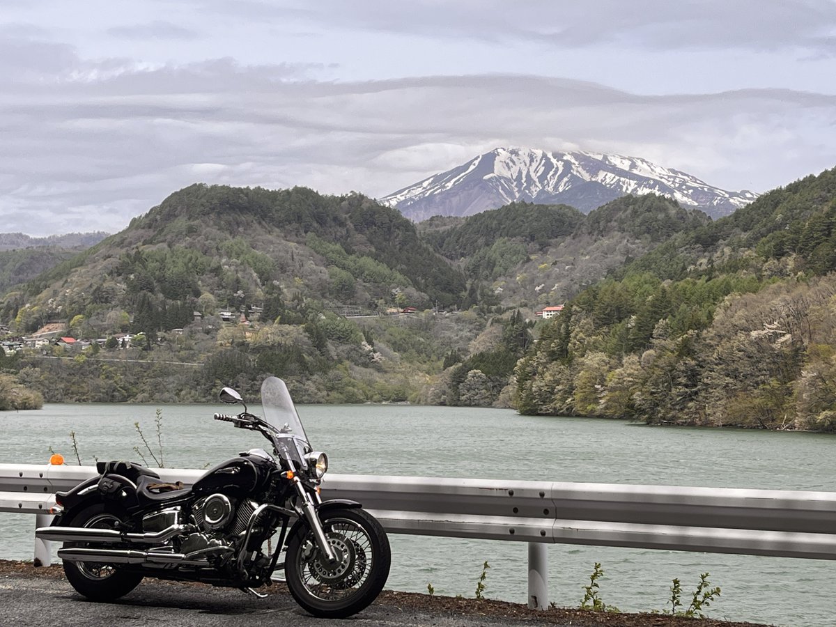 Mi_Ya_Virtual's tweet image. #Vツインの日
#ドラッグスター1100
#バイクのある風景
長野県王滝村のダム湖にて
山を登っていくとクシタニのオフロード施設があるから、興味がある人は是非