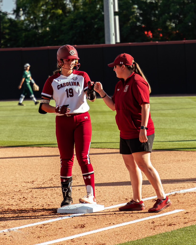 M6 I Quick top of the sixth as Carolina heads back to the plate! 🐔 5 | 0 ⚔️ #Gamecocks🤙