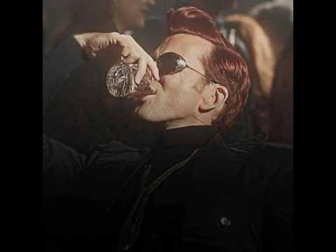 Can someone replace the glass with Aziraphale kissing Crowley?