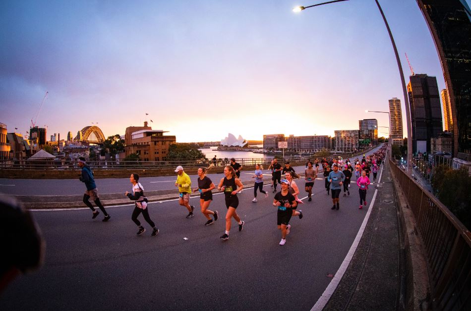 On Sunday, major roads in the CBD, Circular Quay, The Rocks & Pyrmont will close for the #RunawaySydneyHalfMarathon. Cahill Exp overpass will close 4am to 11:30am. Western Dist will close citybound from Pyrmont to CBD 5am to 9.30am. Full list of closures: transportnsw.info/runaway-sydney…