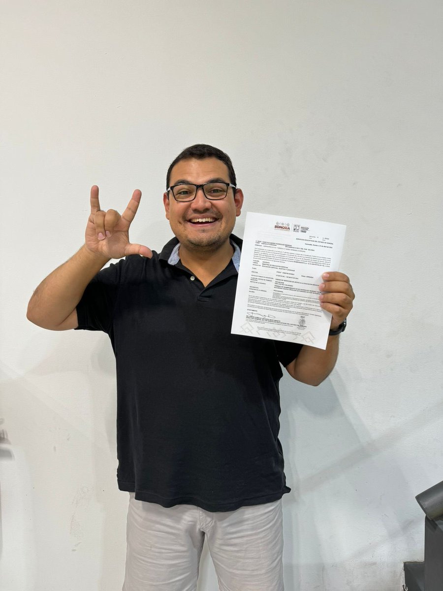 Después de todo el esfuerzo y la dedicación constante, logré una de mis grandes metas, obtuve mi plaza base como docente de Educación Especial. 
Orgullosamente representando a las personas con Discapacidad y con dedicación para nuestras niñas, niños y adolescentes, deseo que…1/2