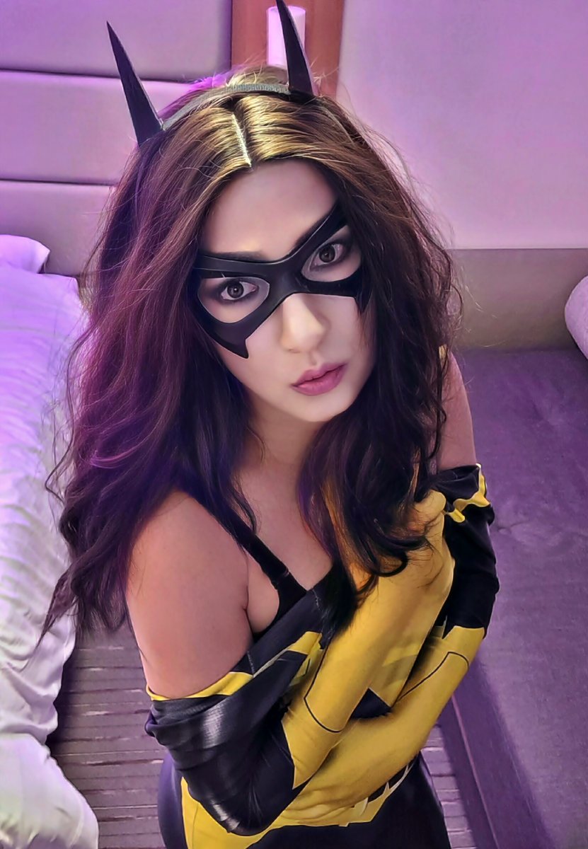 What? Is there something on my face?

#ozbattlechick #ozbattlechickcosplay #batgirl #batgirlcospay #barbaragordon #GothamKnights #DC #dccomics #dccosplay #cosplay #cosplaygirl