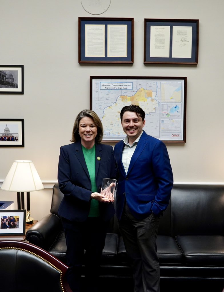 I’m honored to receive the Defender of Children award from @First_Focus for my work to expand access to health care for children.   I’ll keep doing everything in my power to ensure that every child in America receives the high quality, affordable health care they need.