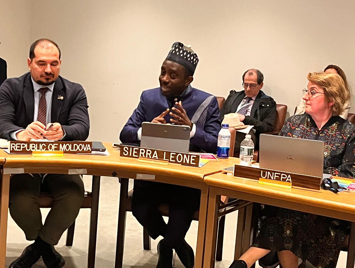 #SierraLeone’s Information and Civic Education Minister Chernor Bah shared his country’s experience in building #HumanCapital by investing in the health and education of young people at our #CPD57 side event on #DemographicResilience at Challenging Times.