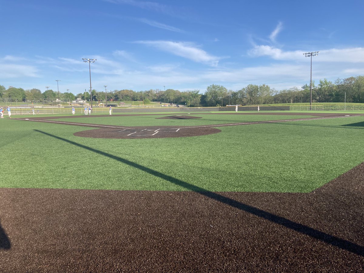 It’s a beauty of an evening in East Peoria as the host Raiders (@raider_ep) clashes with @PottersBaseball on the baseball diamond as the race for the Mid-Illini intensifies! Watch all the action live and for free on clutchsportsil.com at 7 PM!⚾️📺