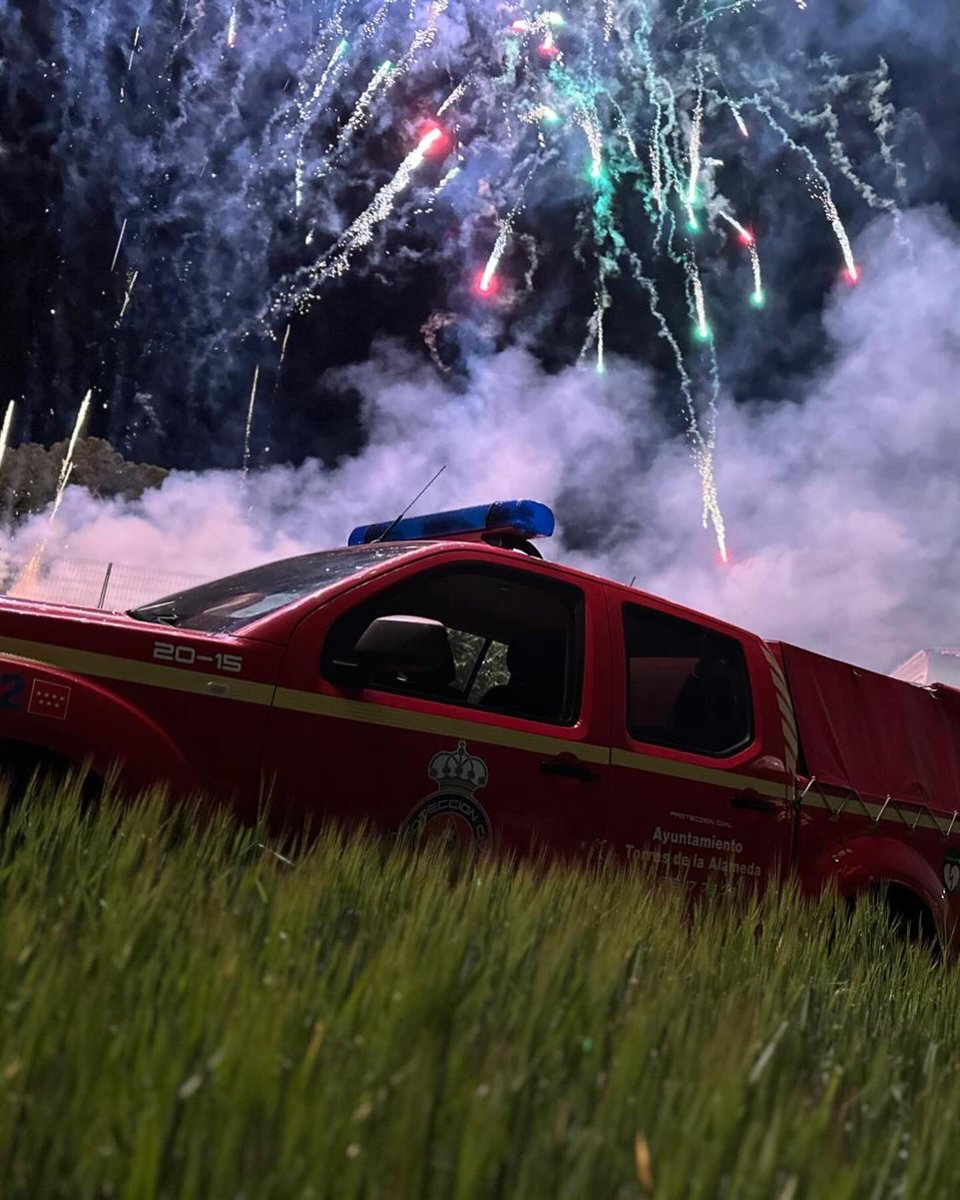 protetorres's tweet photo. 🟠🔵#Ambite Nos desplazamos hasta el municipio de #Ambite para colaborar con los compañeros de @pcivilambite en el dispositivo organizado con motivo de los fuegos artificiales de su localidad. #lasprotescuentan https://t.co/LEbsrPege7
