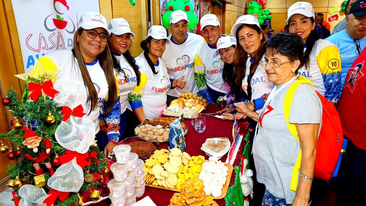 Fundaproal_NE (@fundaproaln) on Twitter photo Las manos que día a día desde nuestras Casas de Alimentación hacen realidad los sueños de nuestro Comandante Chávez junto a nuestro Presidente Obrero <a href="/NicolasMaduro/">Nicolás Maduro</a>
FELIZ DÍA DEL TRABAJADOR Y LA TRABAJADORA.
#DiaDeltrabajor Las manos que día a día desde nuestras Casas de Alimentación hacen realidad los sueños de nuestro Comandante Chávez junto a nuestro Presidente Obrero <a href="/NicolasMaduro/">Nicolás Maduro</a>
FELIZ DÍA DEL TRABAJADOR Y LA TRABAJADORA.
#DiaDeltrabajor