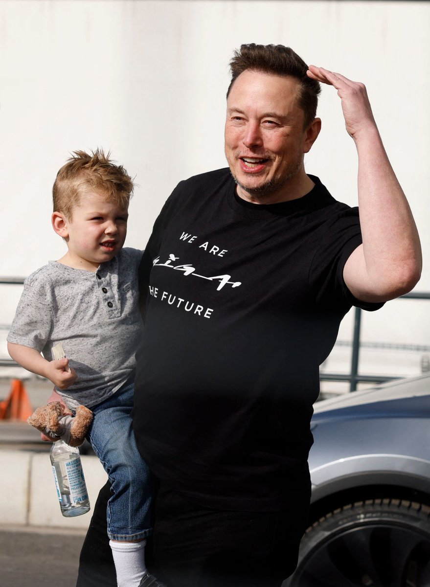 People love Elon Musk 一 a fact that mainstream media hates.