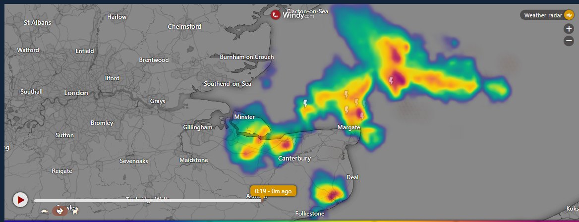 #Rotterdam storm developed very nicely and has gained strength #ClactononSea #Chelmsford #London #Canterbury #Maidstone #SouthendonSea #Margate #Gillingham #thunderstorm #thunderstormwatch #lightning 🌩️🌩️🌩️