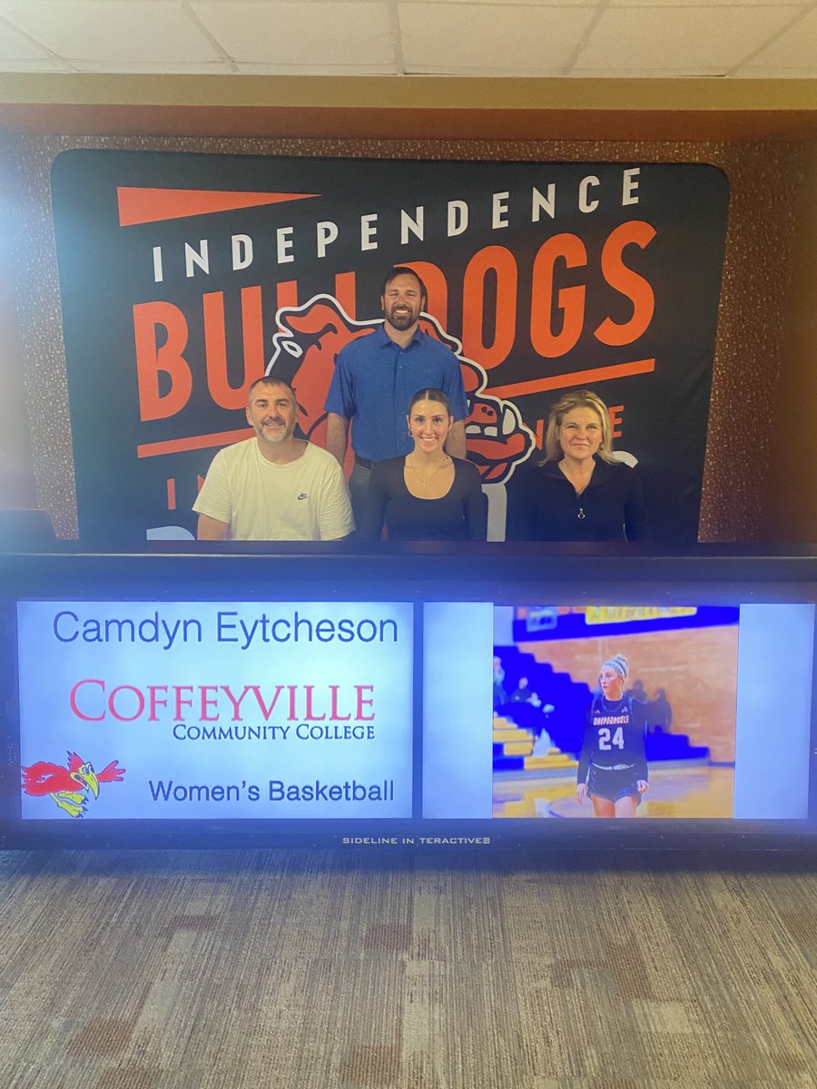 Camdyn Eytcheson will continue her basketball career next fall by signing at Coffeyville Community College. 
Congrats Camdyn!!!