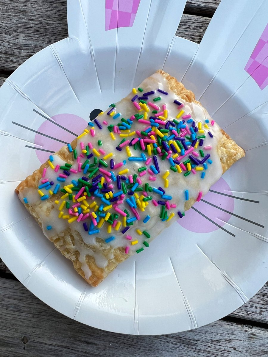 My girls wanted some pop tarts today so of course I made some sourdough pop tarts. Filled with last springs strawberry jam and finished with a vanilla glaze. Full recipe on my blog.