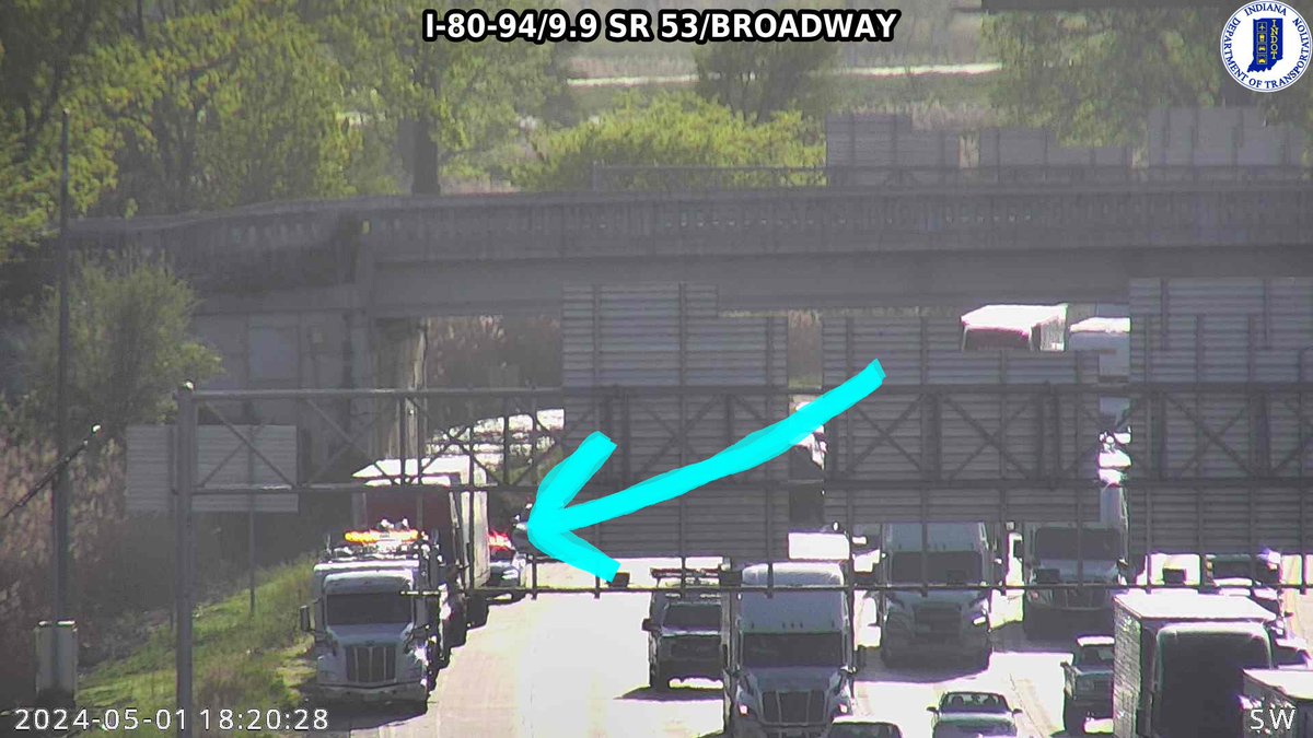 #ChicagoTraffic is tight on Eastbound 80/94 from Indianapolis Boulevard to Broadway with cleanup of this semi-crash on the right shoulder. #NWI @WBBMNewsradio