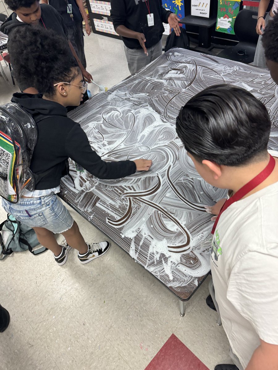 Clay weeks can be so messy….So I am so thankful for 4th period cleaning the Art room today! #ShineALight #WMSRTB #SendItOn #HumbleISDArtists #BeEliteWMS @HumbleISD_WMS @HumbleISD @VisualArtHumble