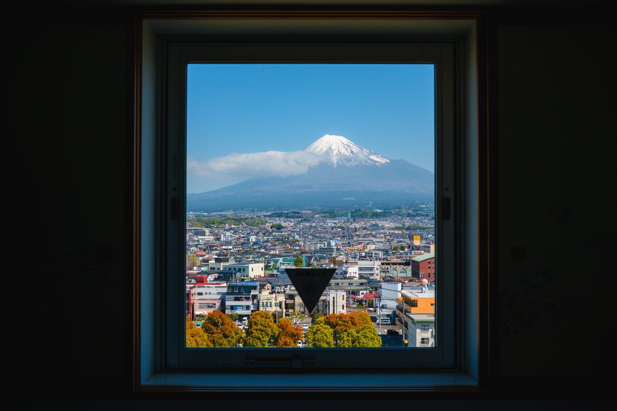 When your hotel view has the perfect window frame 😍 

Mt Fuji Portrait with Fujifilm X100VI