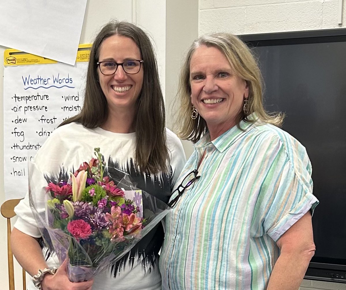 Congratulations to an amazing teacher and Teacher of the Year for Richmond Drive, Jennifer Stewart!! @RichmondDrive @RockHillSchools