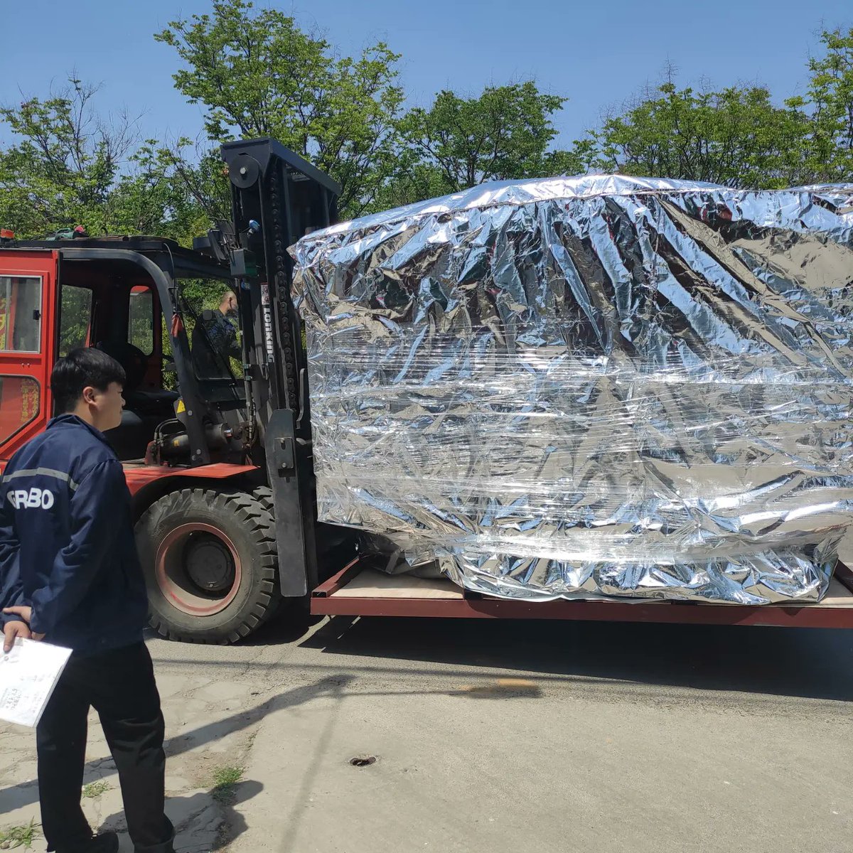 GREBO Machine VMC1160 Loading 40HQ container
#VMC1160 #millingmachine #cncmachining  #cnc #verticalmachiningcenter