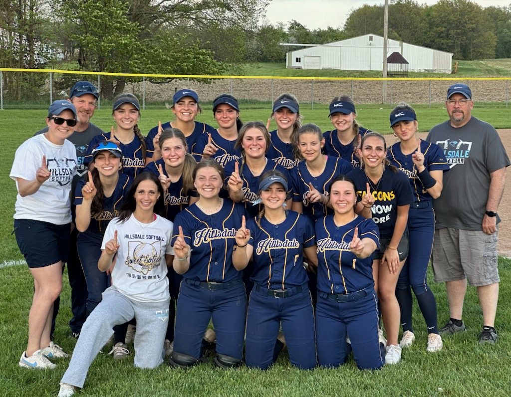 Congratulations to our Lady Falcons who clinched the WCAL title with a 5-1 victory over the Huskies!