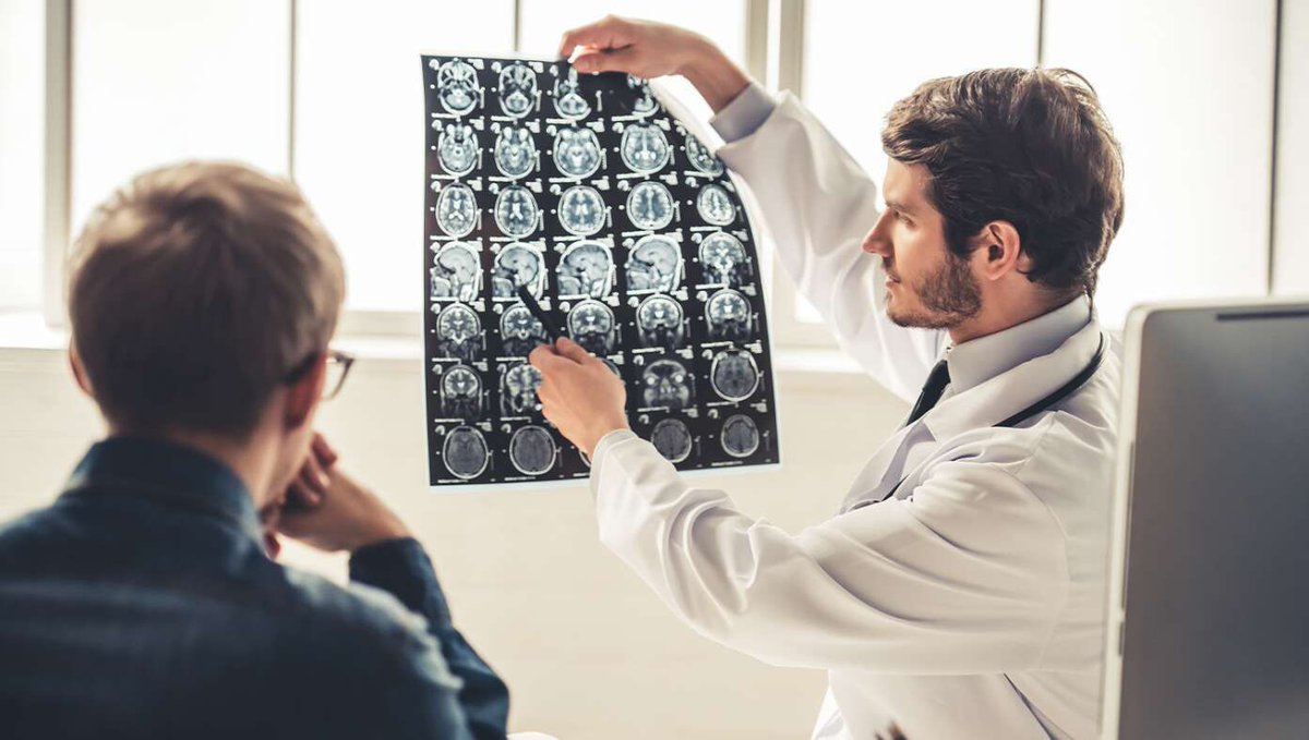 Doctor Points On MRI To Part Of Man's Brain Where 'Seinfeld' Bass Riff Has Been Playing For Over Two Decades buff.ly/4bllJdI