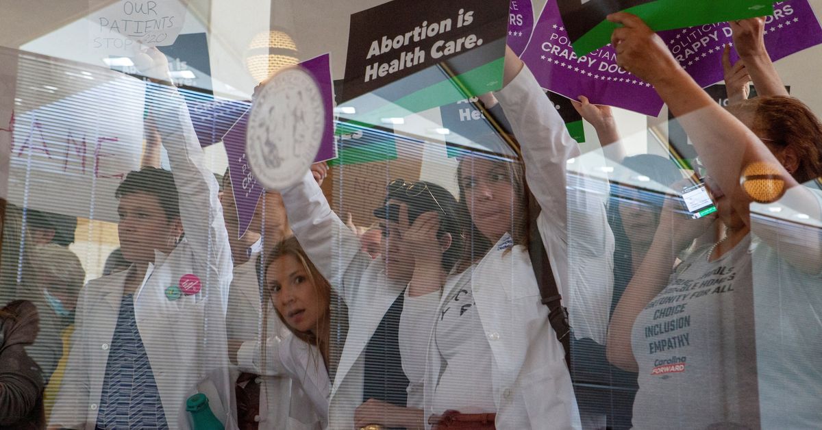 US judge blocks some North Carolina restrictions on abortion pill reut.rs/3Quxrei