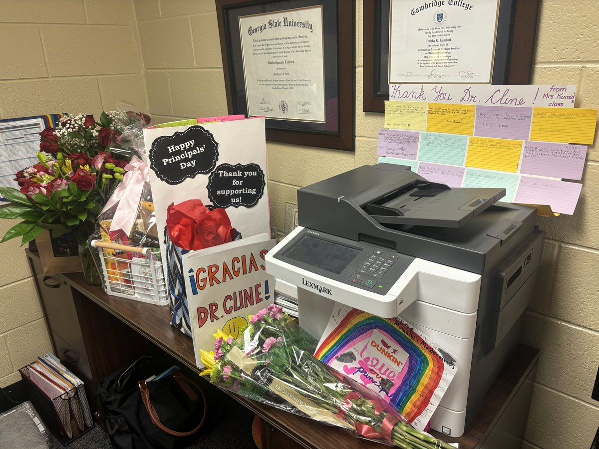 MrsTLCline's tweet image. Today was the BEST! I felt loved and appreciated by my entire community! Thank you for a great day! #NationalPrincipalsDay #lovetoleadhere @NESBraves
