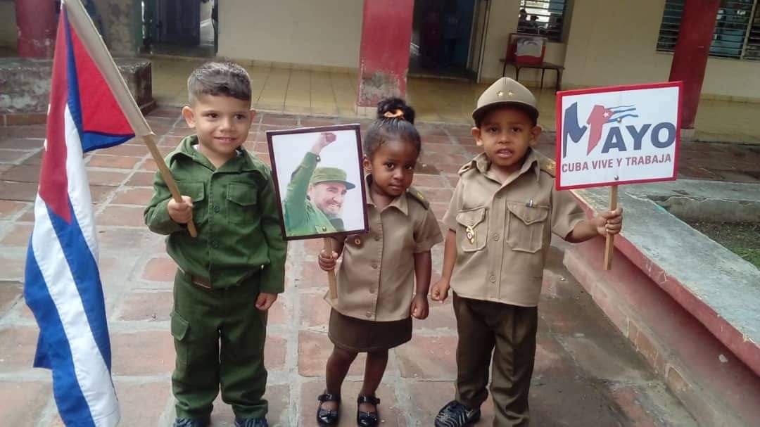 #PorCubaJuntosCreamos‼️ Otro 1ro de Mayo de Victorias❤️🇨🇺 Bellos nuestros infantes😍