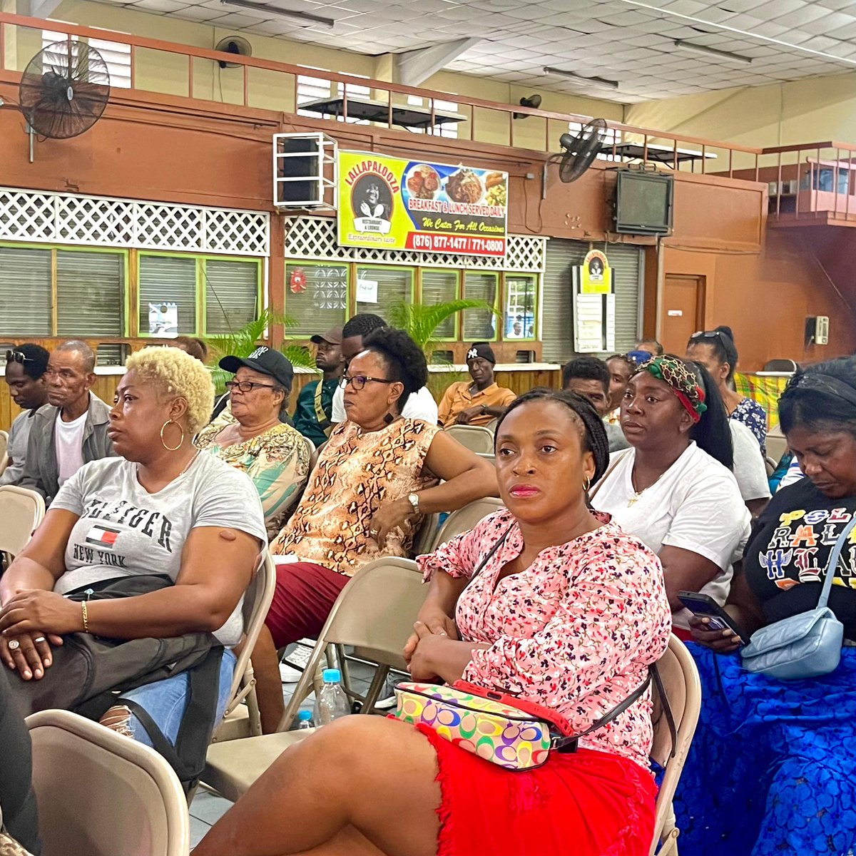 #HappeningNow KSAMC Town Hall meeting with vendors from the Constant Spring Arcade and general vending ares in the vicinity of Half Way Tree and its environs. #ksamcworkingwithyou to improve the Municipality.