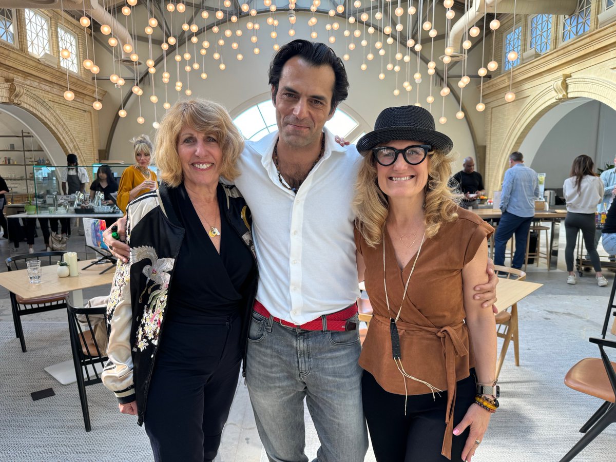 techiecat's tweet image. Do these three people look like Silicon Valley techno nerds to you? OK, you&apos;re right!  When we get together new things happen - like Hoopt, an app that lets you curate and share collections of what you want and love with your connections and instantly create amazing experienc ...