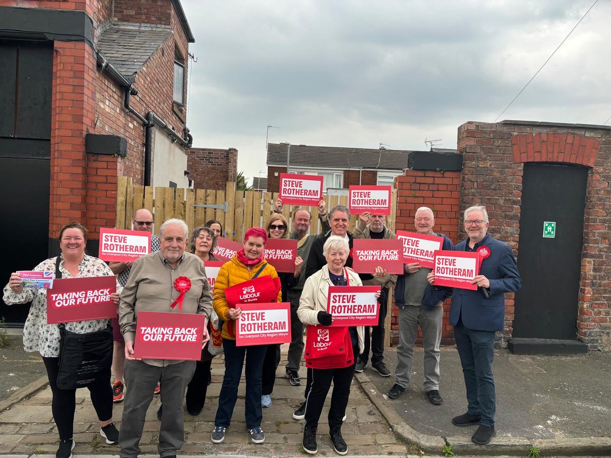 What a team! Labour candidate in Church Ward, Cllr Paul Cummins, is joined by Peter Dowd MP, Metro Mayor Steve Rotherham, and the local Labour Team for the last push. Thanks to residents for their support. Vote Paul Cummins for Labour on 2nd May. ⁦@PaulPCummins⁩ ⁦