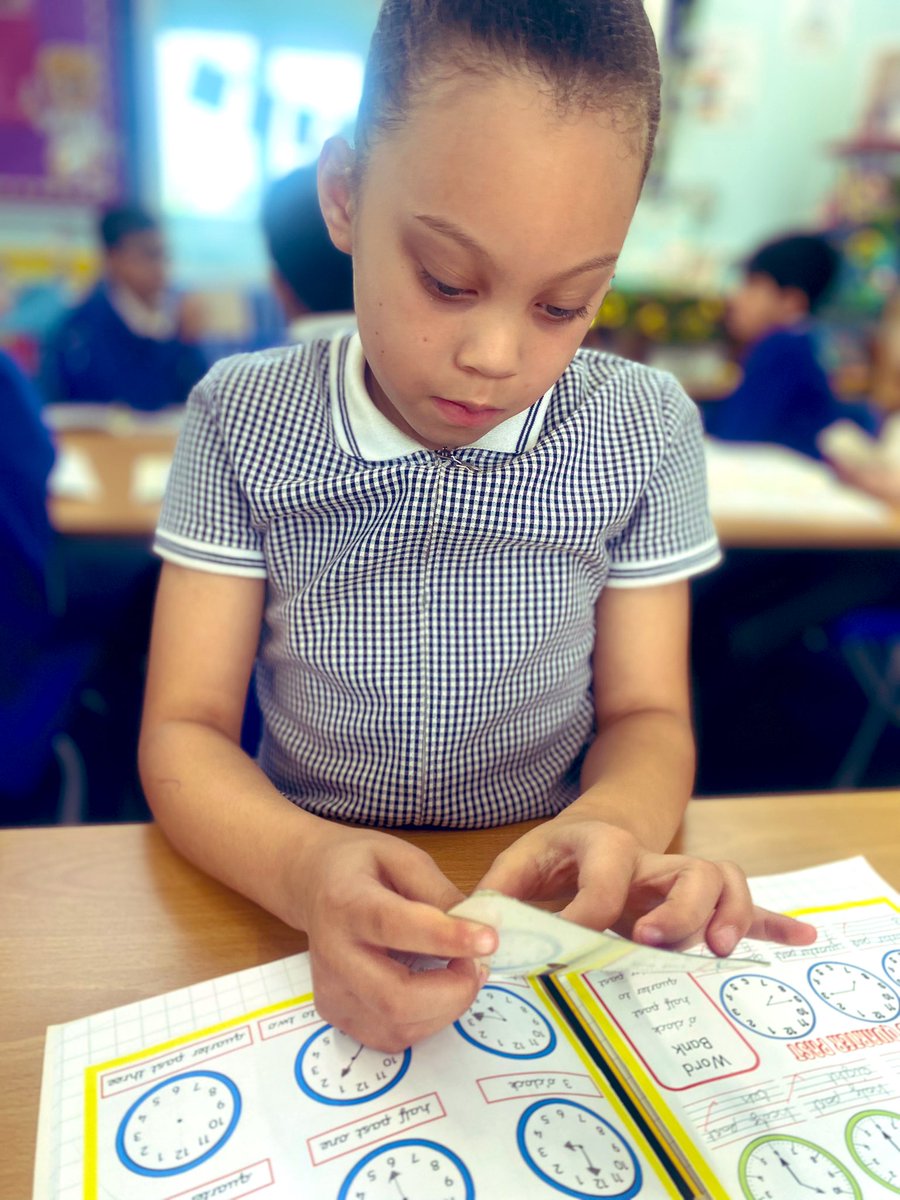 Remarkable learning taking place in #LFP2JM this morning ⏰ The children have worked so hard on learning how to tell the time this week! 👏🏻 @NCETM @WhiteRoseEd @Lea_Forest_HT @LFP_DHT_MrW @LFP_Dep @lea_forest_aet @AETAcademies @CHanley74 @LFP_MCollis @Miss_pettitt_VM