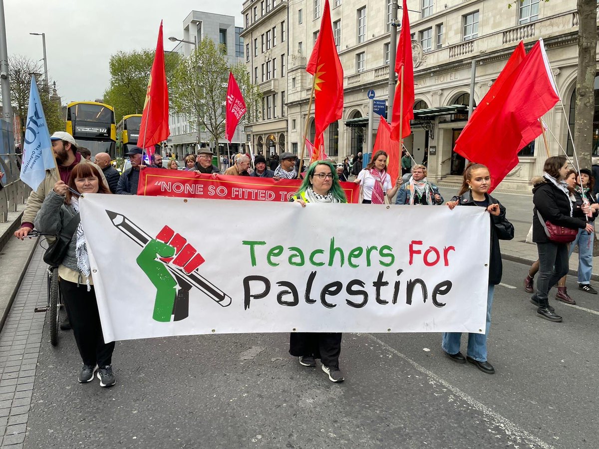 May Day march in Dublin 🇮🇪✊🇵🇸

#PalestineLivesMatter #WorkersUnite